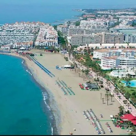 Center Puerto Banus -3 Bedrooms *