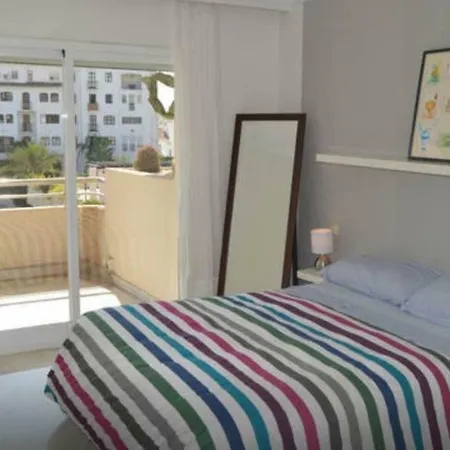 Center Puerto Banus -3 Bedrooms *