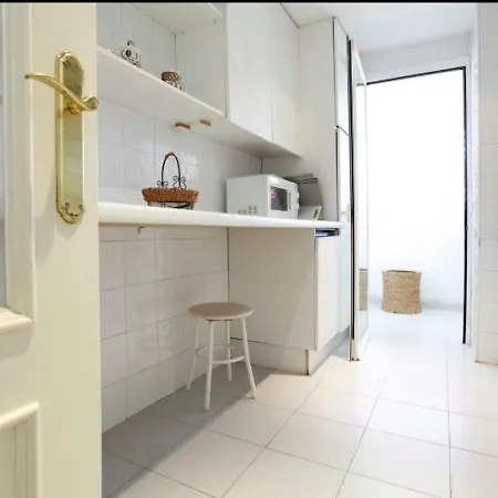 Center Puerto Banus -3 Bedrooms *