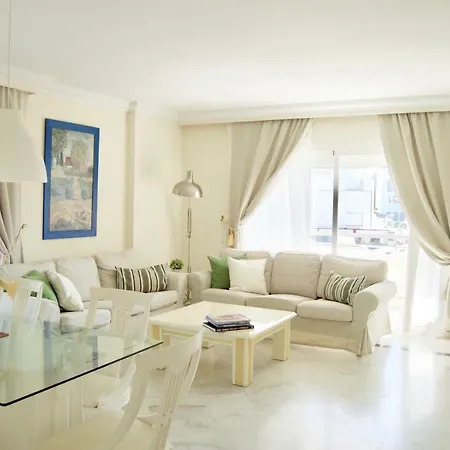 Apartamento Center Puerto Banus -3 Bedrooms *