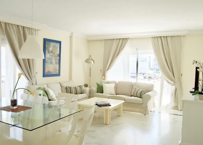 Appartement Center Puerto Banus -3 Bedrooms *